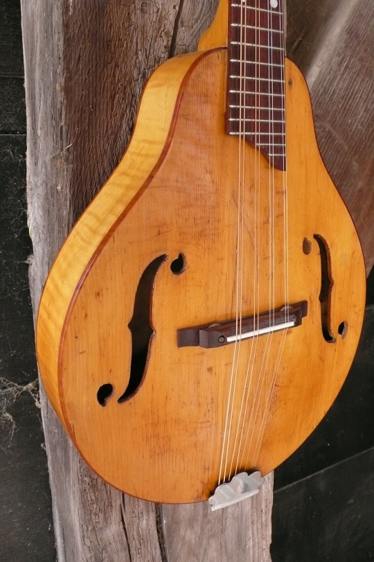 massieve spruce top, origineel tailpiece