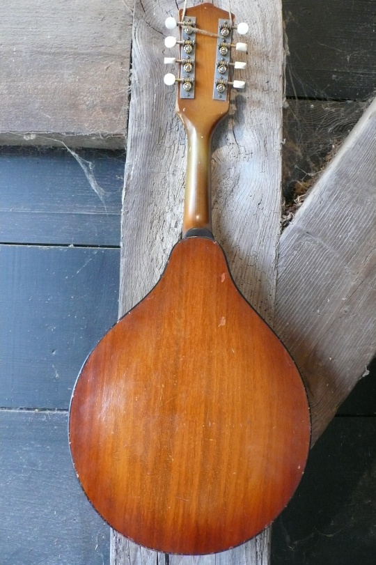 Mahonie achterkant/esdoorn zijkanten met lichte sunburst
