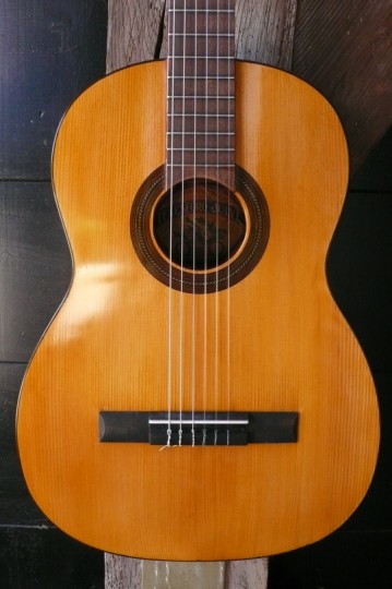 Massieve spruce top opnieuw schellak gepolitoerd