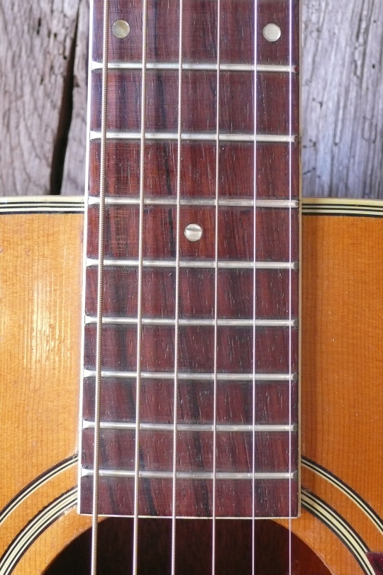 rio palissander toets. Frets 'redressed'