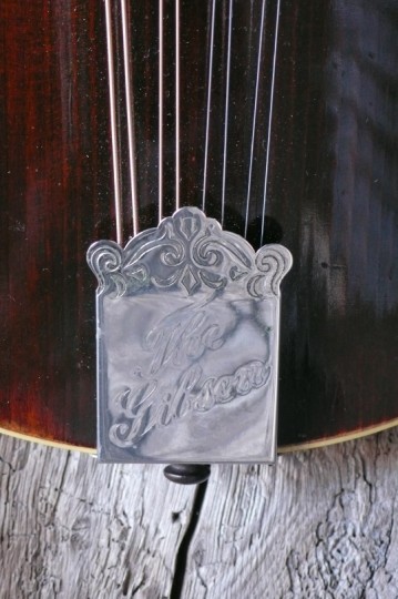 origineel tailpiece. Gibson logo gegraveerd