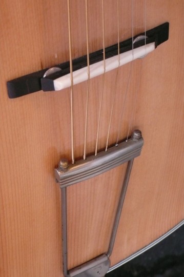 origineel tailpiece met been getopte verstelbare brug