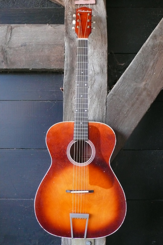 Silvertone H1210 1968