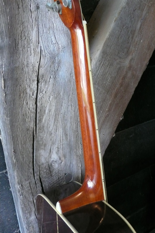 zeer comfortable c-profiel "Suzuki" hals