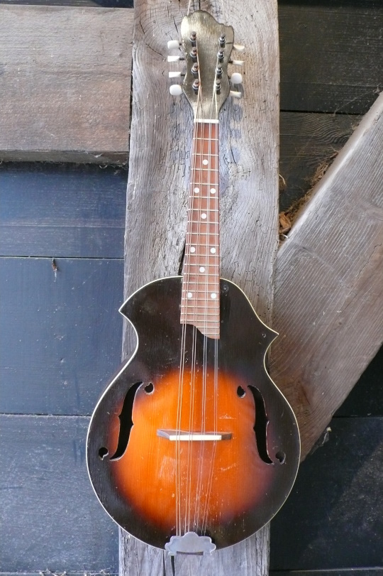 Kay Venetian style mandoline