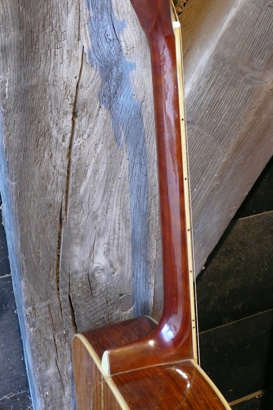 zeer comfortable c-profiel "Suzuki" hals