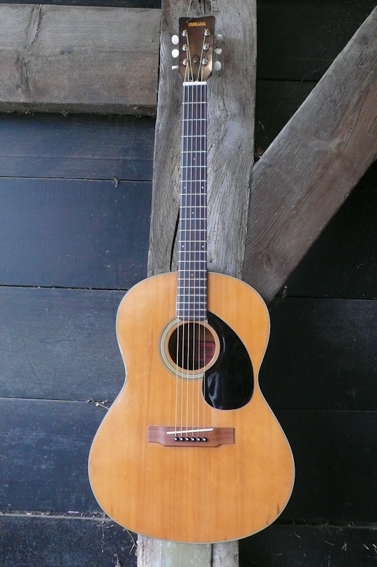 Yamaha fg75 red label