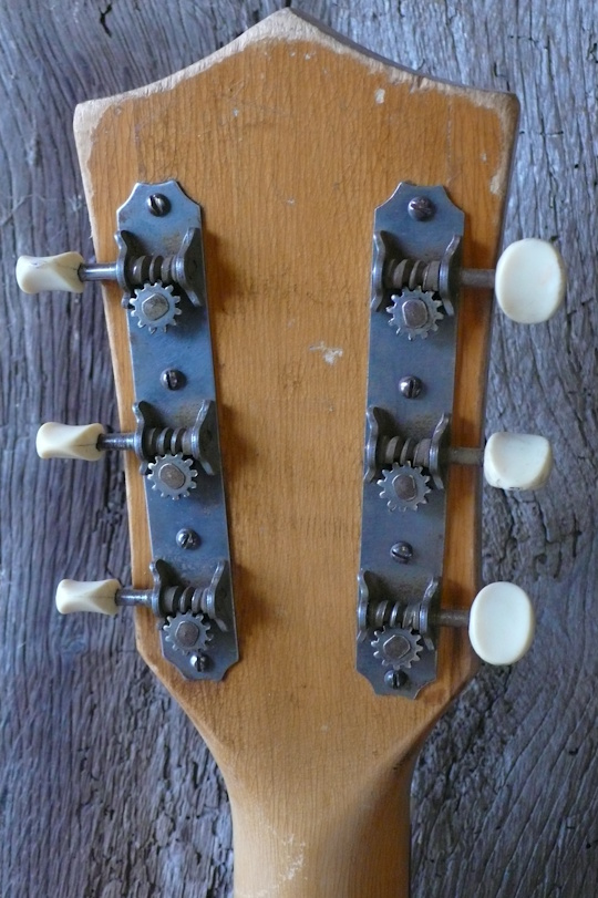 Kluson open 3 in line tuners met cream plastic knoppen