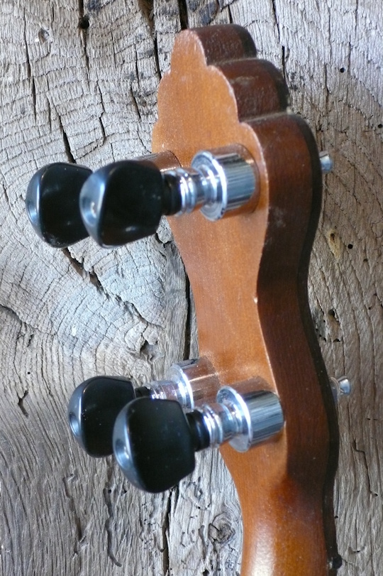 nieuwe tuners met zwart plastic knoppen 4:1 ratio