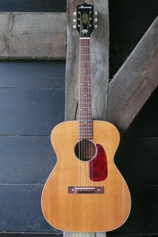 Harmony  flattop H162