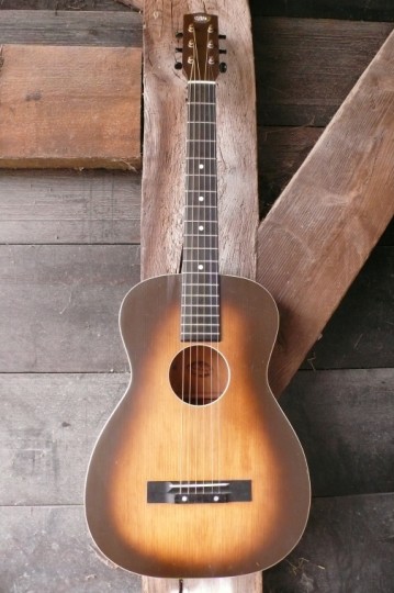 Oahu parlor guitar