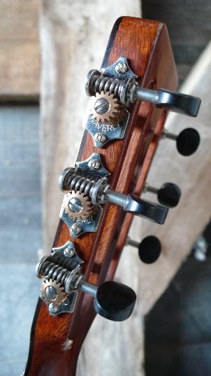 waverly tuners met ebben knoppen