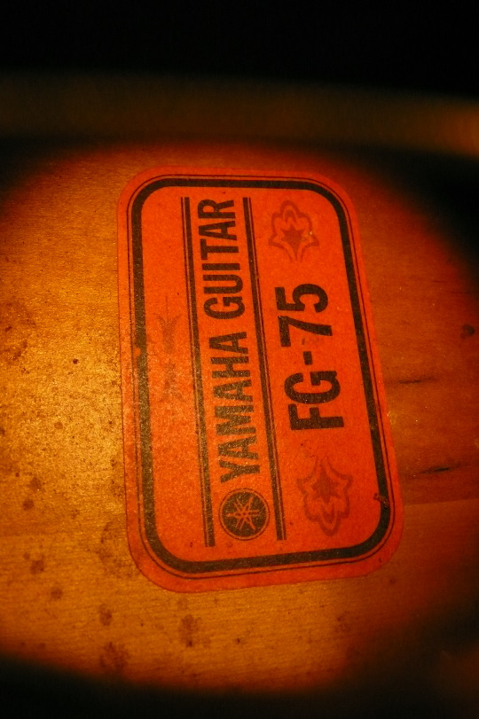 yamaha FG75 red label.